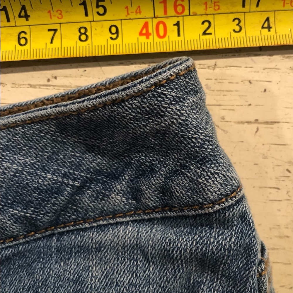 Maurices size 12 blue denim shorts slightly distressed stretch - Picture 2 of 10